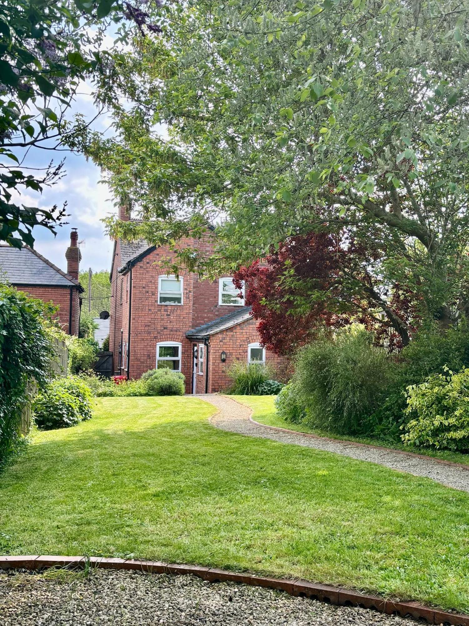 Villa Lyndale House - Exclusive Use, Self Catering, Fpventures Stroud Stroud  Exterior foto